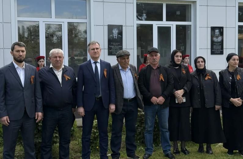 В преддверии 9 Мая в Сулейман-Стальском районе проходят мероприятия и по увековечению памяти героев СВО