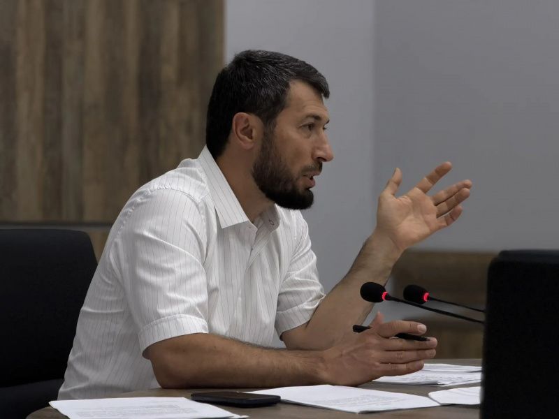 Заур Кахриманов провел совещание по вопросам благоустройства и санитарного порядка 